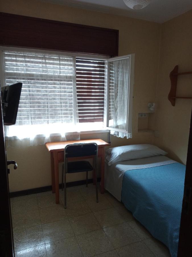 Pension Los Pinos Gijón Exteriör bild