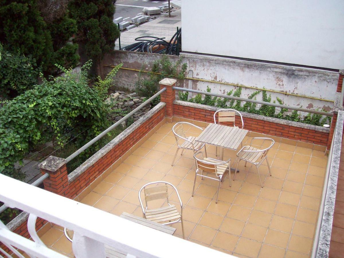 Pension Los Pinos Gijón Exteriör bild