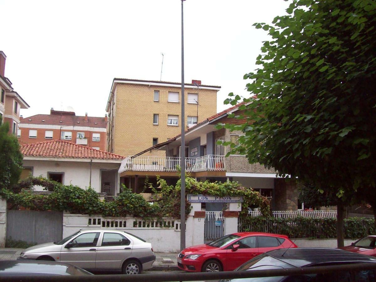 Pension Los Pinos Gijón Exteriör bild